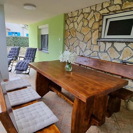 Apartament Deni *