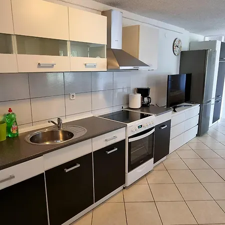 Apartament Deni