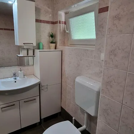 Deni Apartamento *