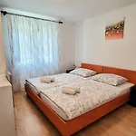 Deni شقة Skrbčići